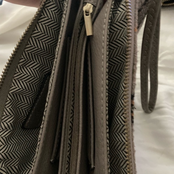 Jen & Co Wristlet - Picture 7 of 7